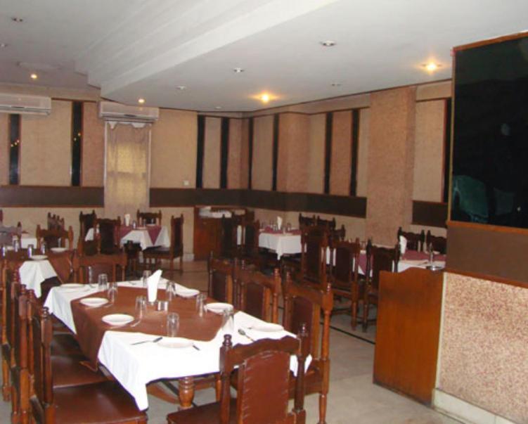 Hotel Sita Manor Gwalior Exteriör bild